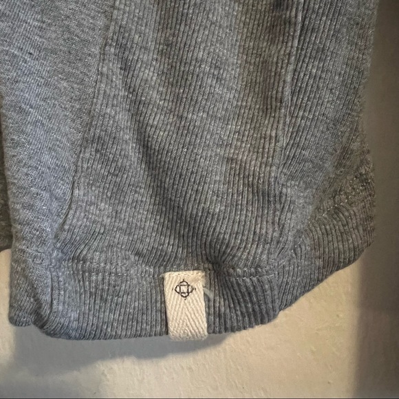 SATVA DANA LONG SLEEVE TOP HEATHER GREY SIZE SMALL - Picture 13 of 13